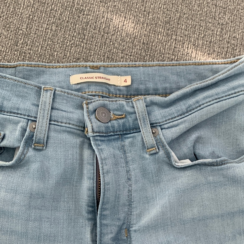 Levi's Classic Straight Leg Jeans in Light Blue